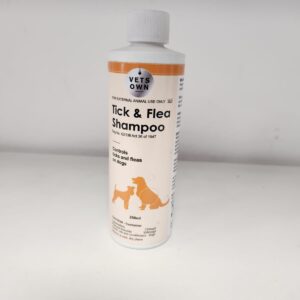 VETS OWN TICK AND FLEA SHAMPOO 250ML